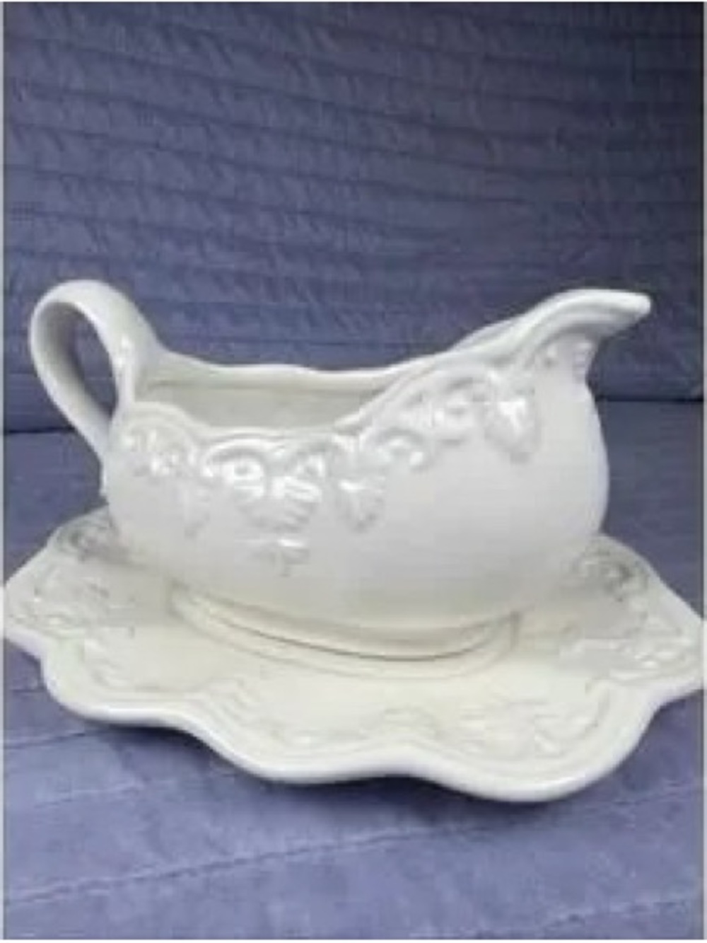 Classic White Ceramic Sauce Boat with Matching Underplate